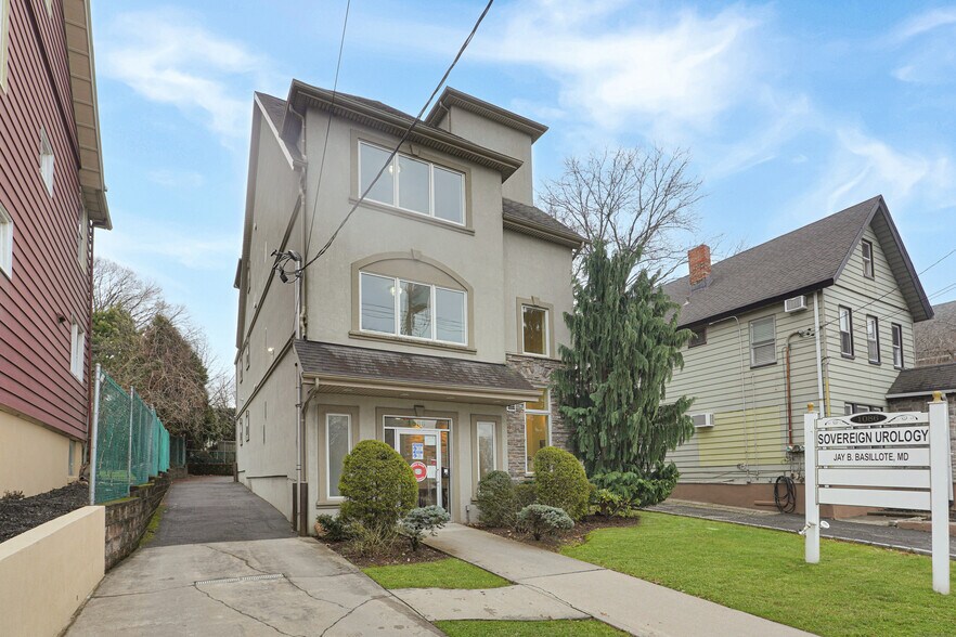 More Photos Of 1086 Forest Ave, Staten Island Medical For Lease