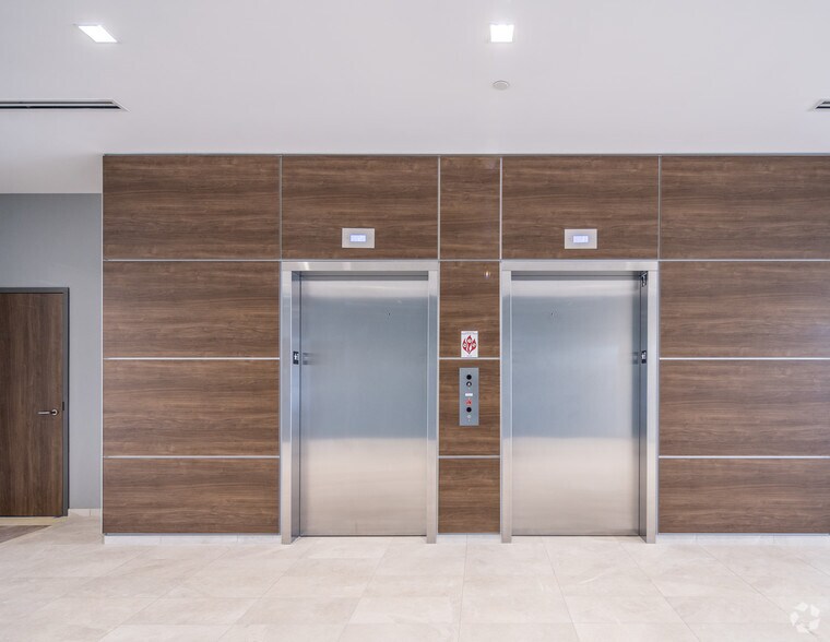 More Photos Of 6121 N State Highway 161, Irving Medical For Lease