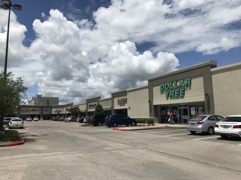 More Photos Of 100-110 W Bay Area Blvd, Webster Unknown For Sale