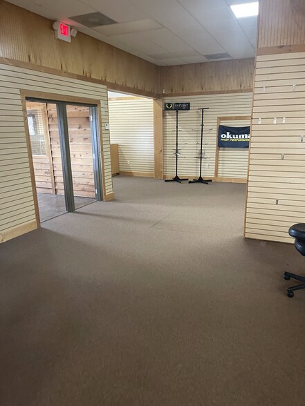 More Photos Of 3455 Keith Bridge Rd, Cumming Freestanding For Sale