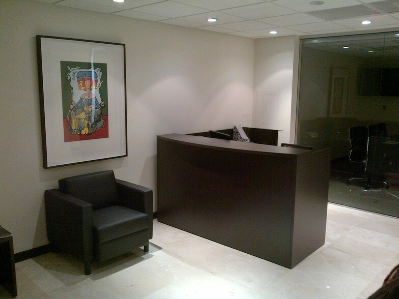 More Photos Of 1110 Brickell Ave, Miami Office For Lease