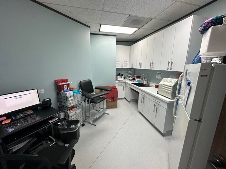 More Photos Of 3600 S Gessner Dr, Houston Medical For Lease