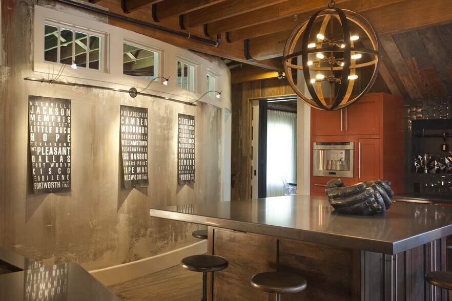More Photos Of 1228 S Adams St, Fort Worth Office For Lease