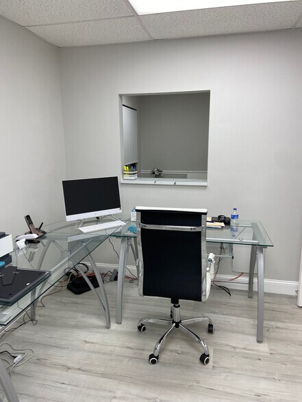 More Photos Of 2650 Bahia Vista St, Sarasota Medical For Sale