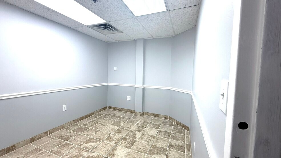 More Photos Of 561 Cranbury Rd, East Brunswick Medical For Sale