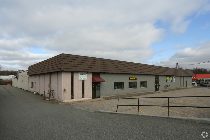 More Photos Of 11 Comstock Pky, Cranston Freestanding For Lease