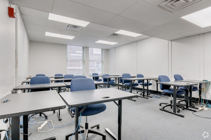 More Photos Of 313 W Liberty St, Lancaster Office For Lease