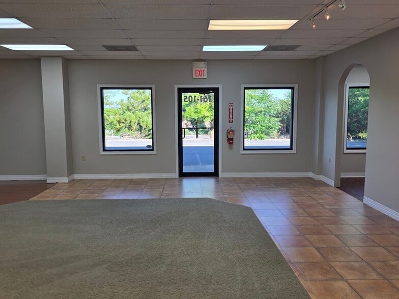 More Photos Of 161 Prosperity Dr, Winchester Showroom For Lease