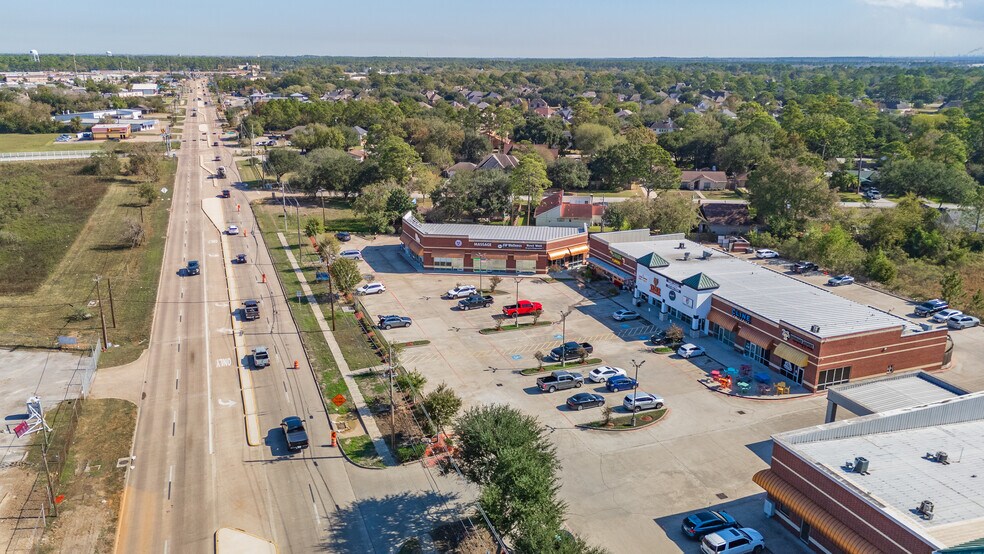 More Photos Of 660-688 Fm-517, Dickinson Unknown For Lease