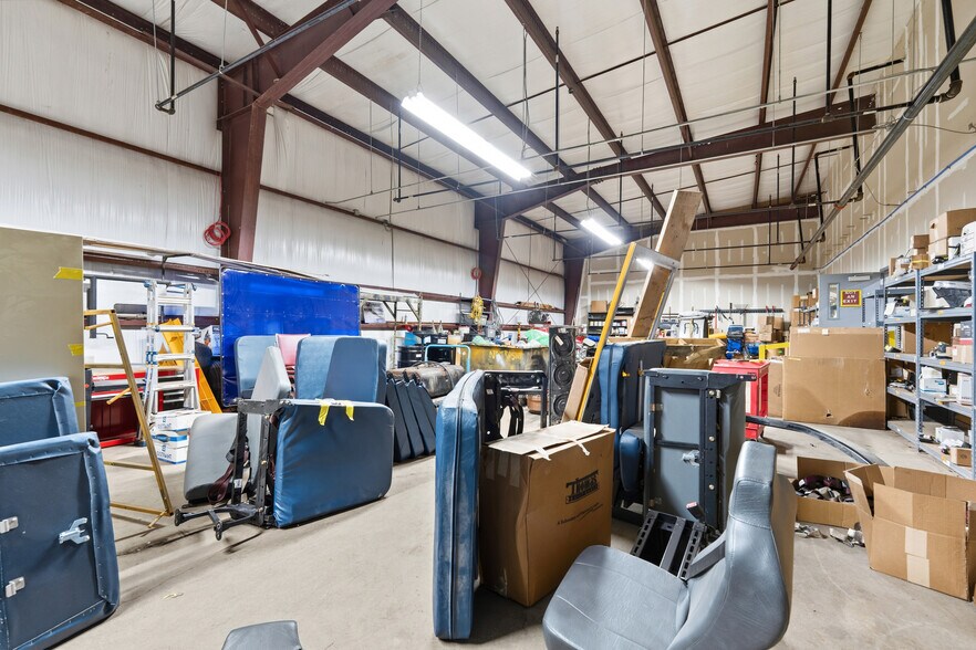 More Photos Of 7707 Henry Clay Blvd, Liverpool Warehouse For Lease
