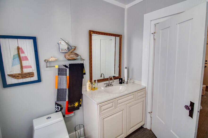 More Photos Of 212 E Main St, Carlinville Office Residential For Sale