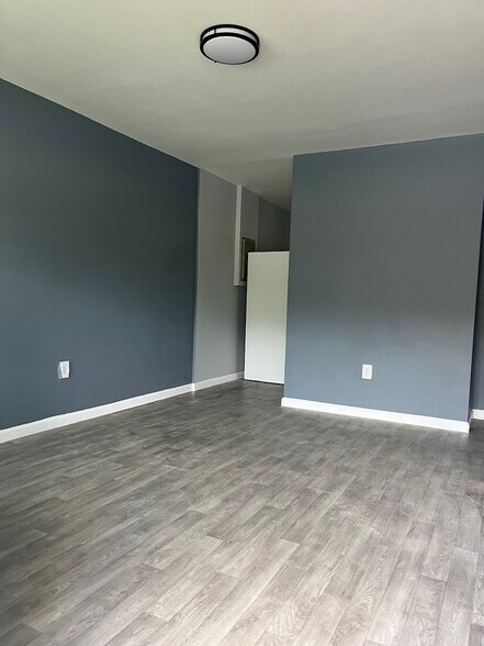 More Photos Of 2906 School House Rd, Columbia Multifamily For Sale