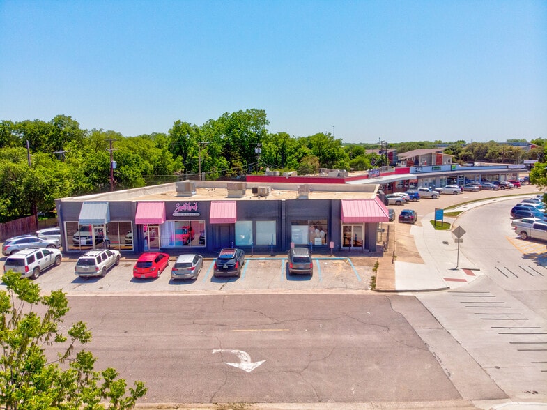 More Photos Of 3505-3527 Bluebonnet Cir, Fort Worth Unknown For Lease