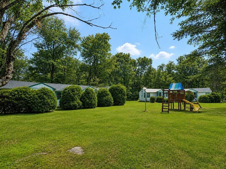 More Photos Of 94-100 Dingle Daisy Rd, Monticello Hotel For Sale