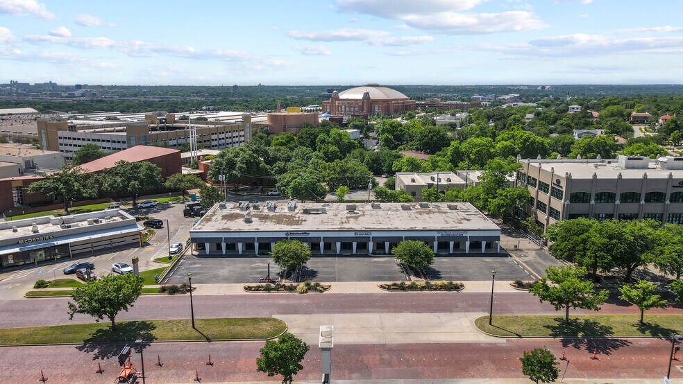 More Photos Of 3615-3625 Camp Bowie Blvd, Fort Worth Office For Lease