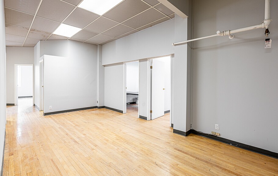 More Photos Of 72 Princess St, Winnipeg Office For Sale