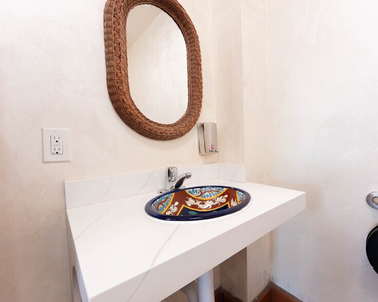 More Photos Of 2112 E California Ave, Bakersfield Freestanding For Sale