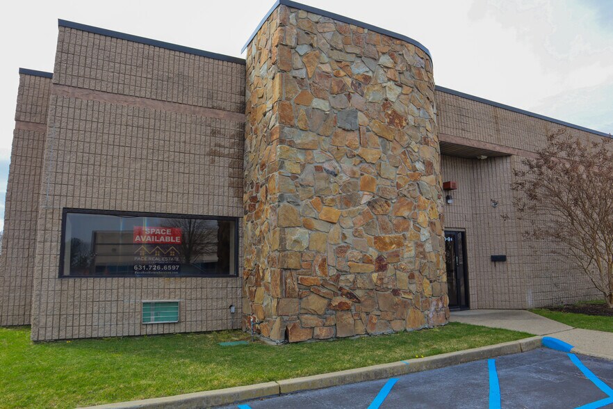 More Photos Of 390 Knickerbocker Ave, Bohemia Warehouse For Lease