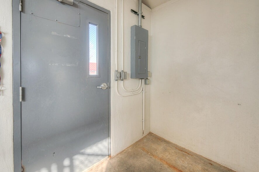 More Photos Of 22540 Us Highway 160, Walsenburg Veterinarian Kennel For Sale