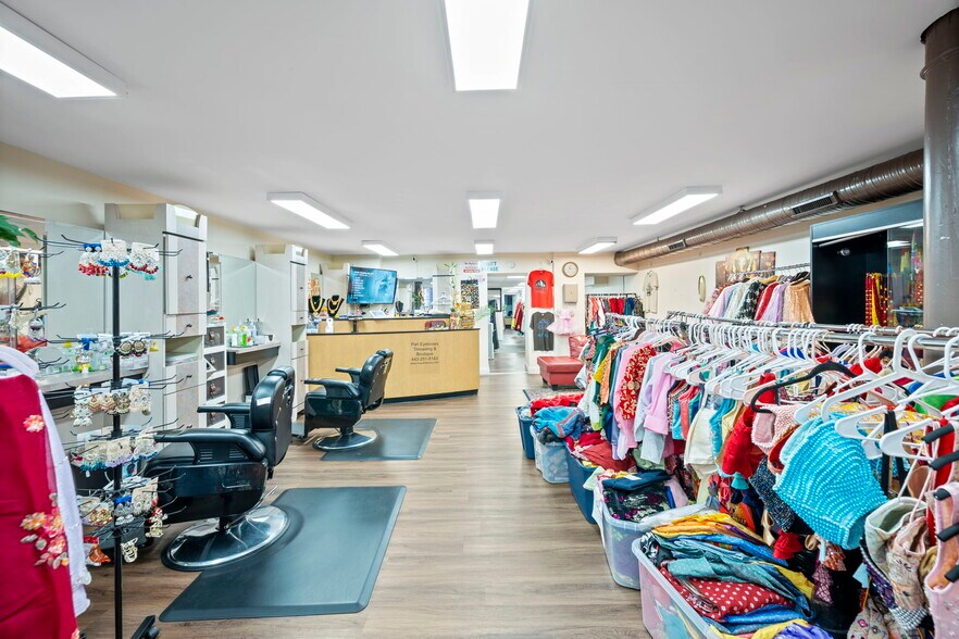 More Photos Of 338 N Charles St, Baltimore Storefront Retail Residential For Sale