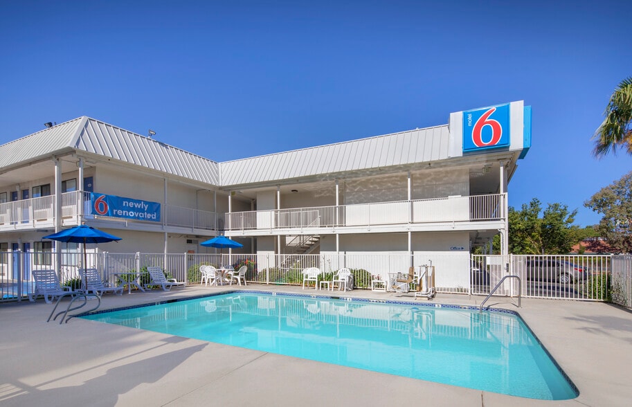 More Photos Of 1564 E Main St, Woodland Hotel For Sale