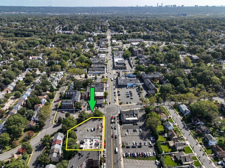 More Photos Of 585 Cedar Ln, Teaneck Fast Food For Lease