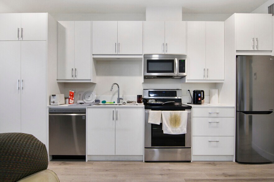 More Photos Of 124 Calgary Av, Penticton Apartments For Sale