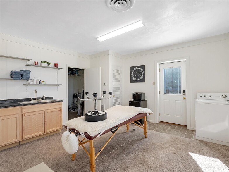 More Photos Of 411 Maple Ln, Hillsboro Office Residential For Sale