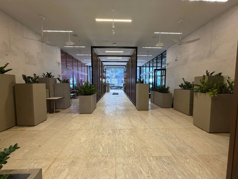 More Photos Of 218 NW 24th St, Miami Office Residential For Lease