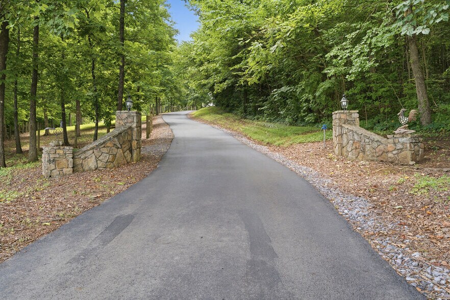 More Photos Of 3922 Highway 2, Cohutta Flex For Sale