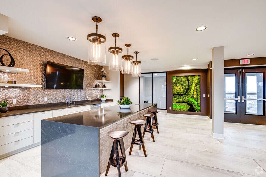 More Photos Of 800 Cretin Ave S, Saint Paul Apartments For Lease