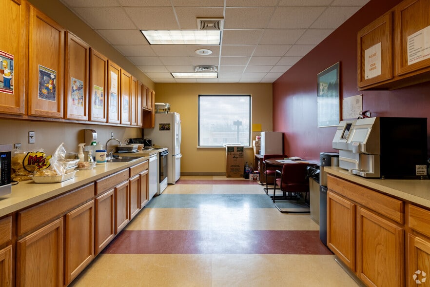 More Photos Of 3754 Ranchero Dr, Ann Arbor Office For Sale