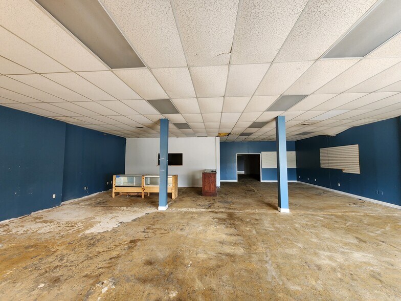 Primary Photo Of 400-410 N Earl Ave, Lafayette Unknown For Lease