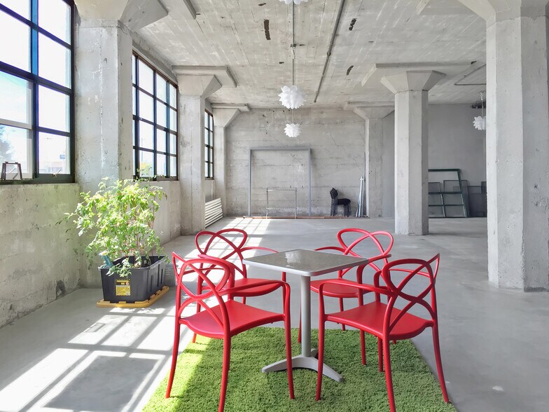 More Photos Of 737 2nd St, Oakland Apartments For Sale