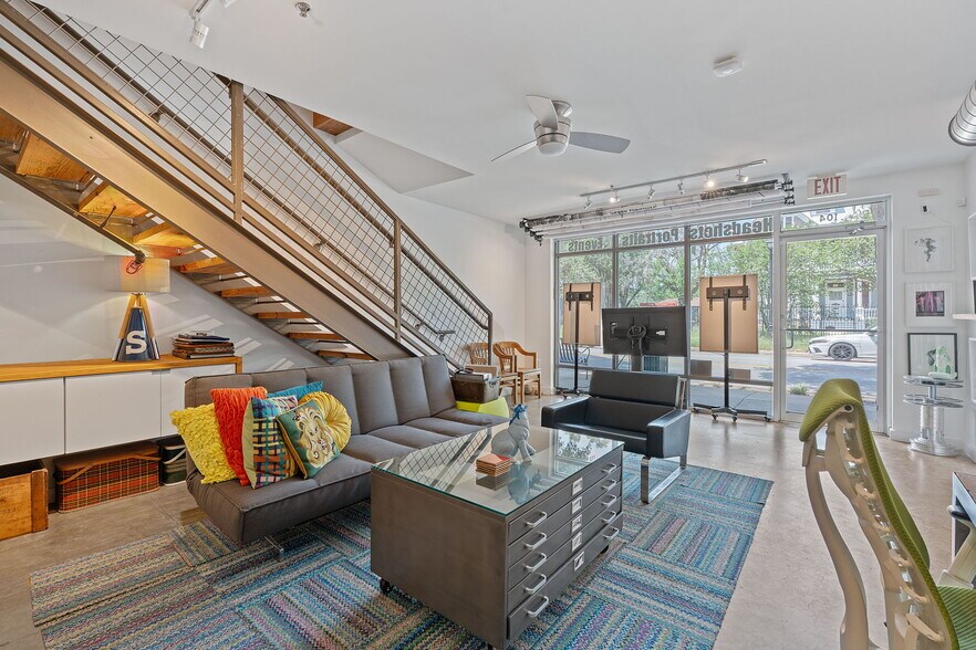 More Photos Of 1601 E Cesar Chavez St, Austin Apartments For Sale