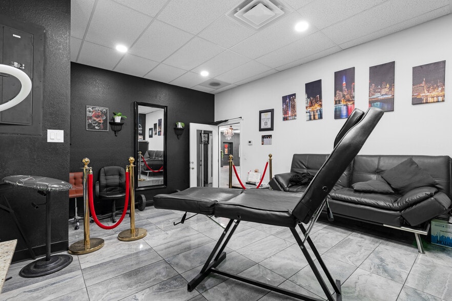 More Photos Of 4105 S Central Ave, Phoenix Freestanding For Sale