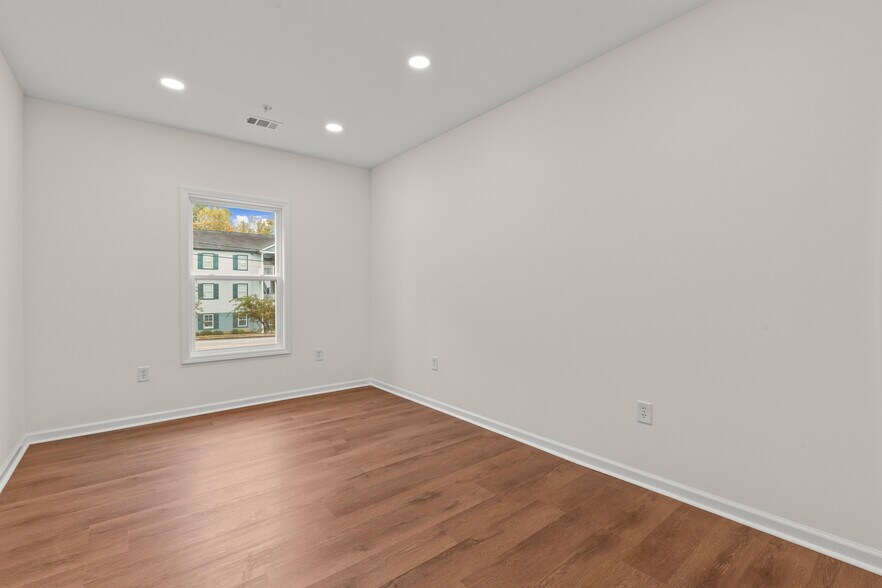 More Photos Of 701 Lovvorn Rd, Carrollton Warehouse For Lease