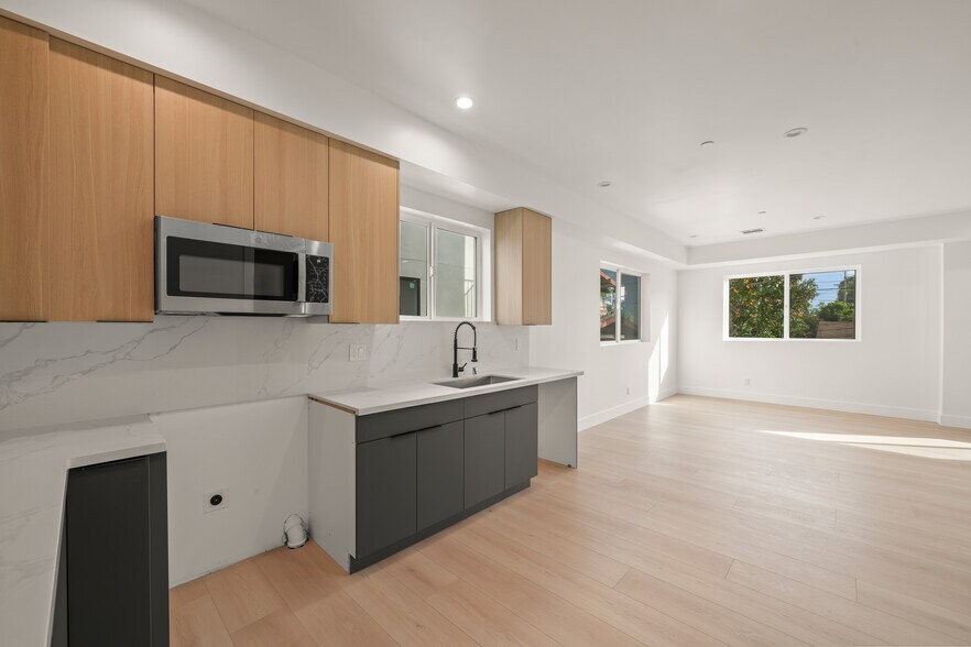 More Photos Of 913 N Hobart Blvd, Los Angeles Apartments For Sale