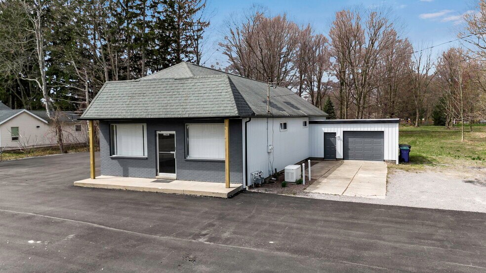 Primary Photo Of 12482 Broadway St, Alden General Retail For Sale