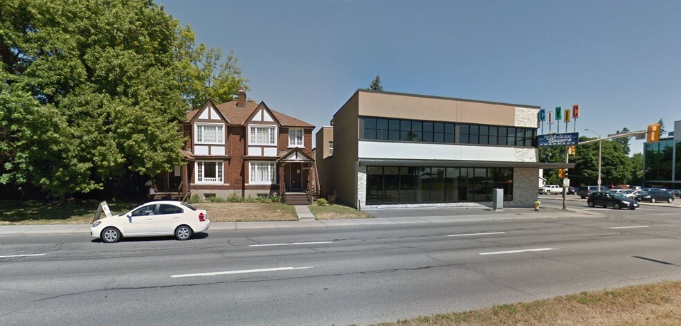 More Photos Of 1127-1129 Carling Ave, Ottawa Office For Lease
