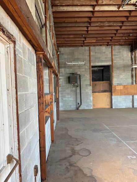 More Photos Of 96 Main st, Reinholds Warehouse For Lease