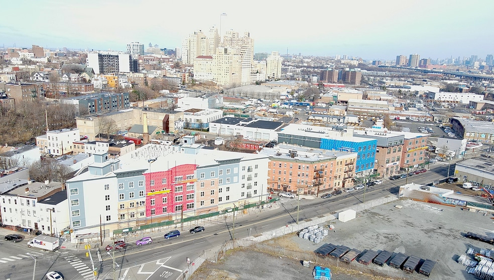 More Photos Of 660 Grand St, Jersey City Storefront Retail Residential For Lease