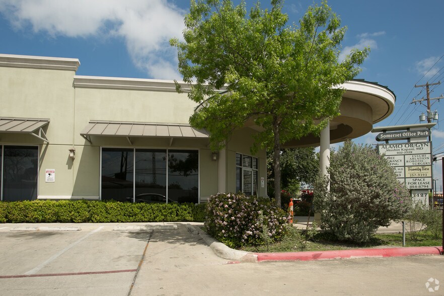 More Photos Of 7127 Somerset Rd, San Antonio Medical For Lease