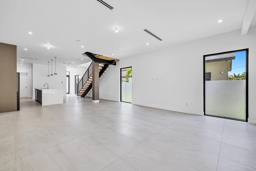 More Photos Of 1233 NE 12th Ave, Fort Lauderdale Apartments For Sale