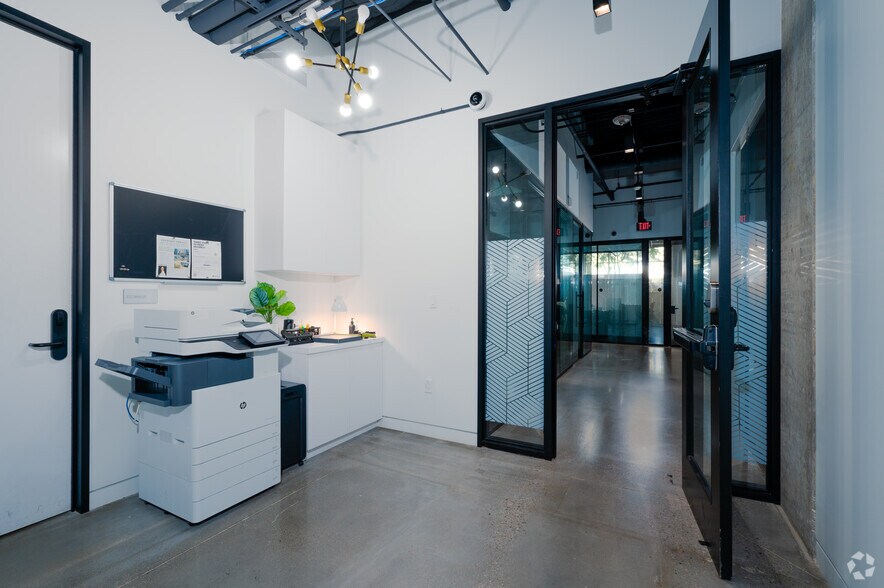 More Photos Of 702 Houston St, Fort Worth Coworking Space