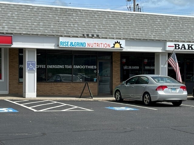 More Photos Of 1646-1654 Litchfield Tpke, Woodbridge Storefront For Lease