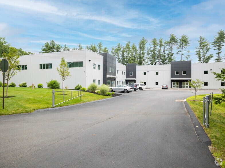 Primary Photo Of 6 Bellemore, Bedford Warehouse For Lease