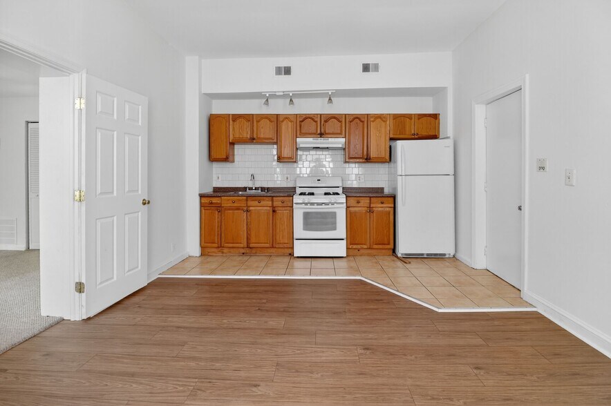More Photos Of 1404 Madison Ave, Baltimore Apartments For Sale