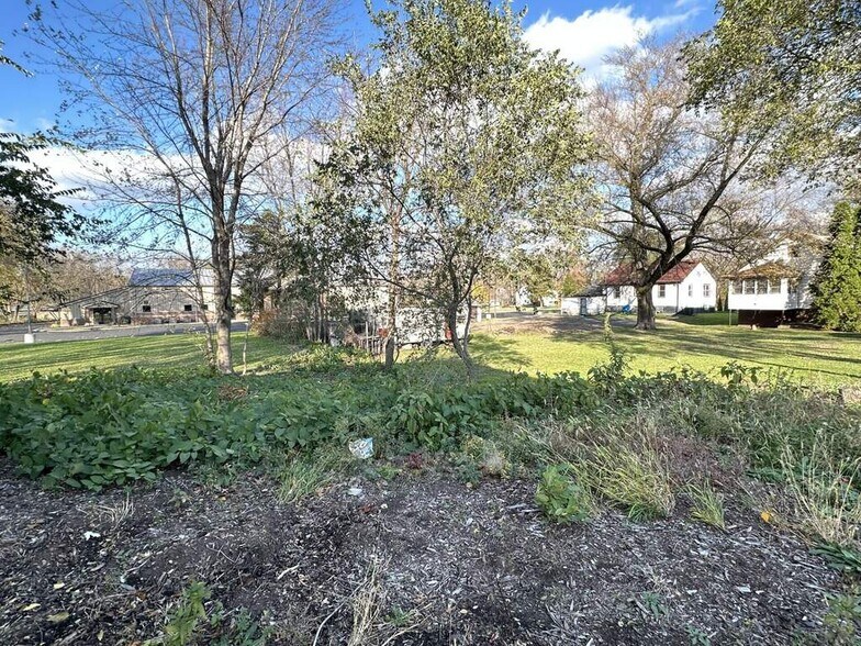 More Photos Of 5440 W Ridge Rd, Gary Light Distribution For Sale