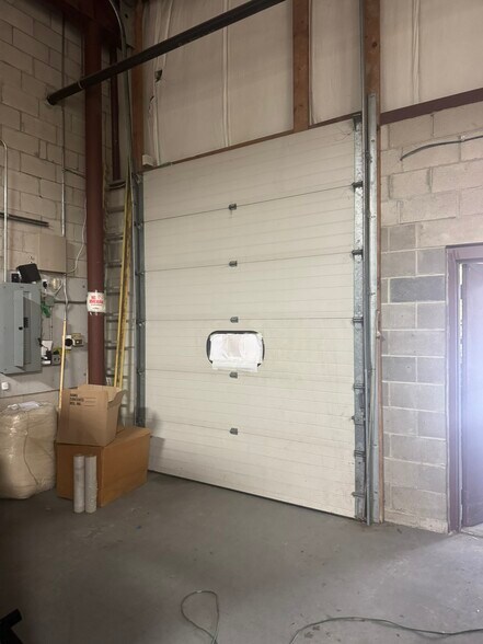 More Photos Of 115 Hood Ter, West Haven Warehouse For Lease